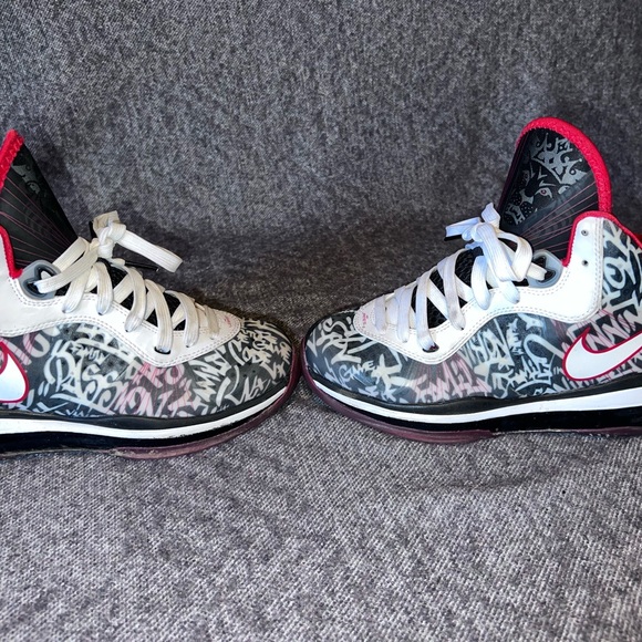 Nike LeBron 8 Mid Graffiti Size 5Y (Youth) - Picture 5 of 6